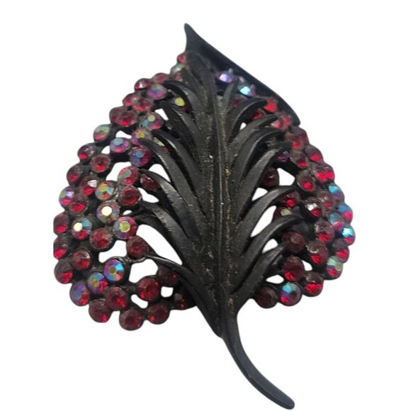 Karu Arke Leaf Brooch Pin With Red Rhinestones & Intricate Black Metal Vintage - Picture 1 of 14